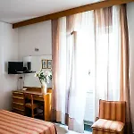 Hotel West End 3*