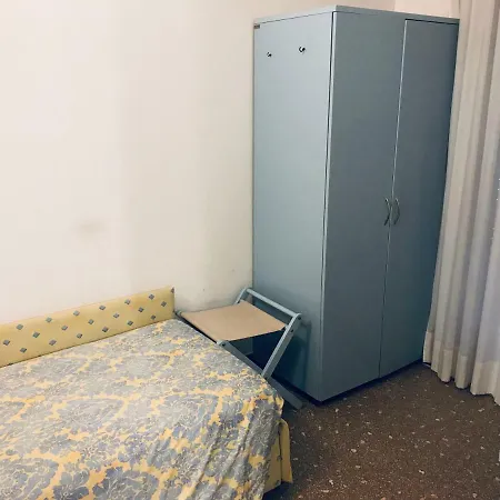 West End מלון