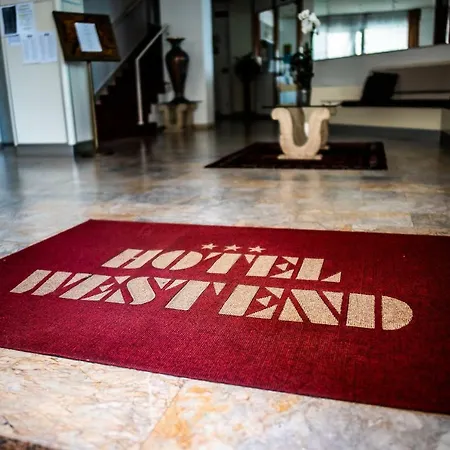 West End מלון