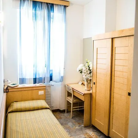 West End Hotel 3*