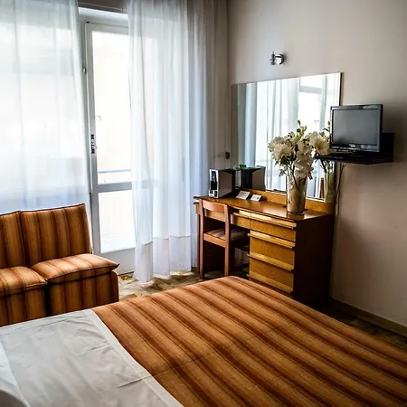 Ξενοδοχείο West End 3*