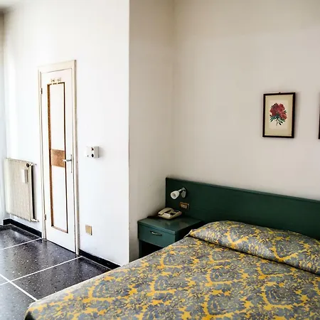 West End Hotel 3*
